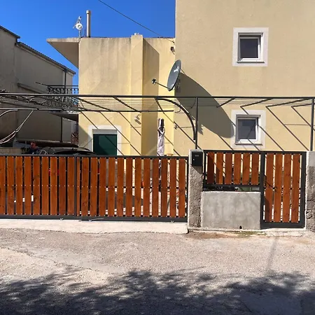 Apartment Lucia *
